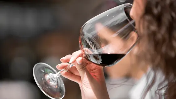 Los sorprendentes beneficios del consumo moderado de vino