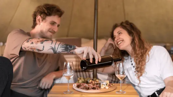 El maridaje perfecto: Cómo elegir el vino adecuado para tus comidas
