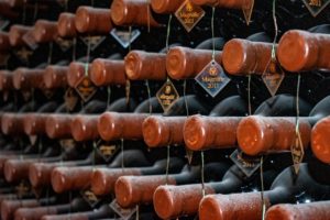 El Arte de Crear tu Propia Bodega: Un Refugio para el Vino en Casa